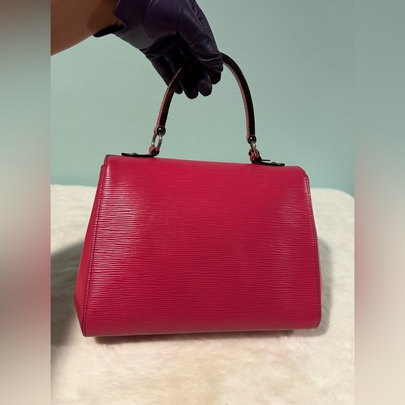 Louis Vuitton EUC Cluny BB in Hot Pink Epi Leather Crossbody/ Top Handle - Picture 3 of 13